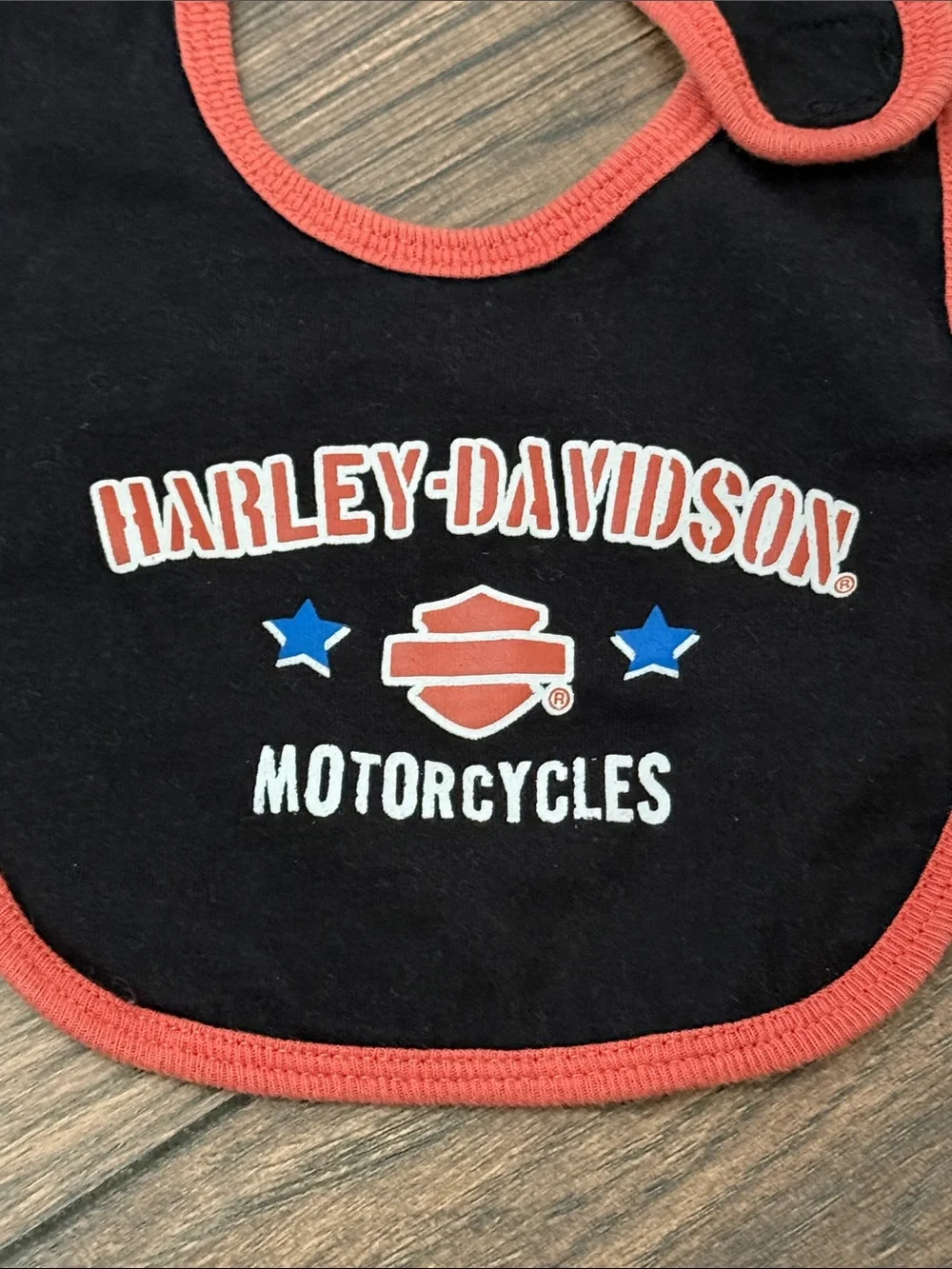 Harley-Davidson Black and Coral Baby Bib with Motorcycles Logo size 24M